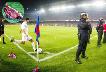 Video El Clasico: Luis Figo và chiếc đầu lợn huyền thoại